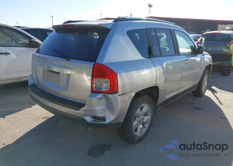 2013 Jeep Compass Sport z USA, uszkodzony, nr VIN 1C4NJCBA1DD272839
